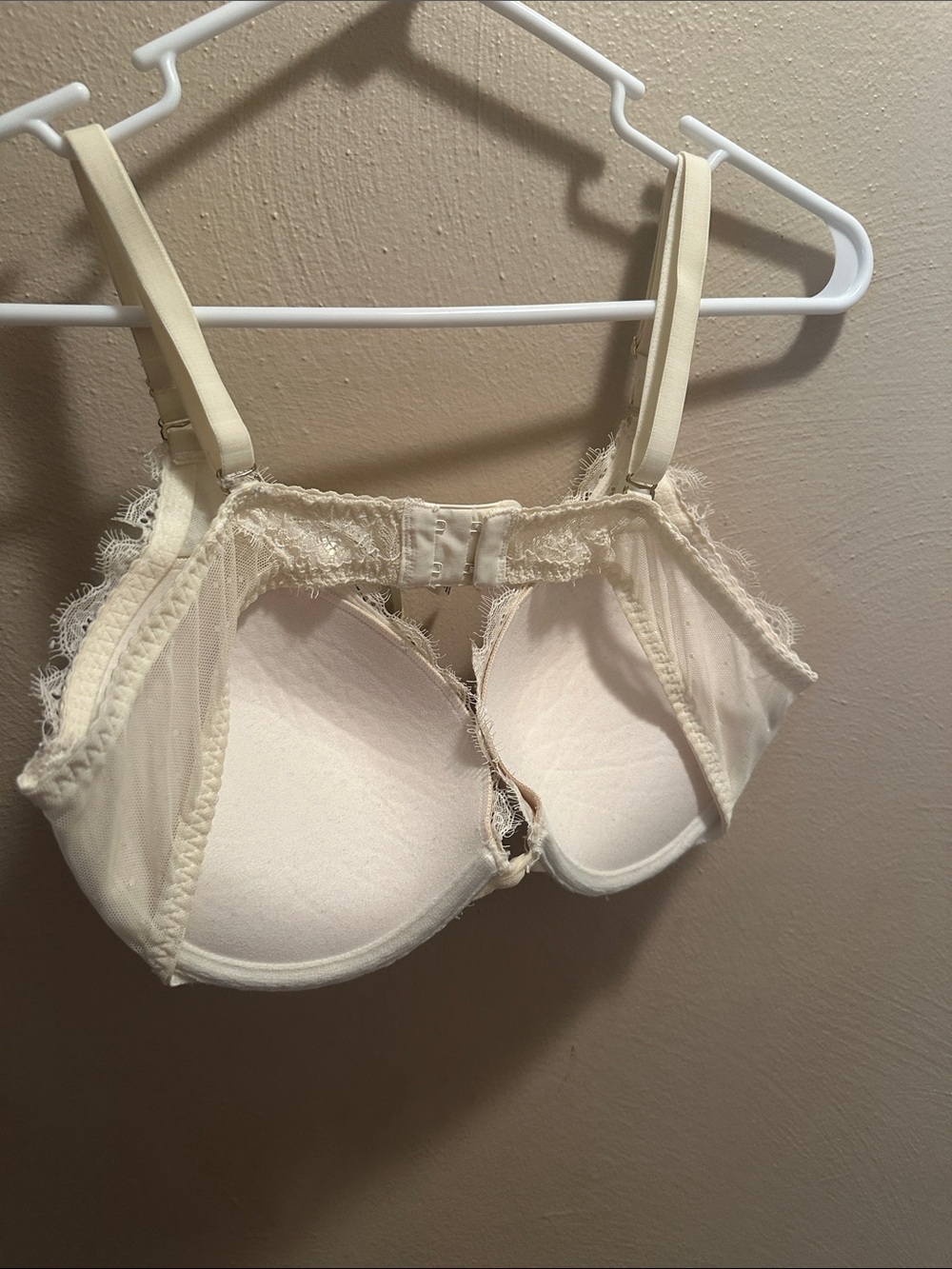 Gilligan & O'Malley Cream Lace Underwire Bra - Picture 4 of 6
